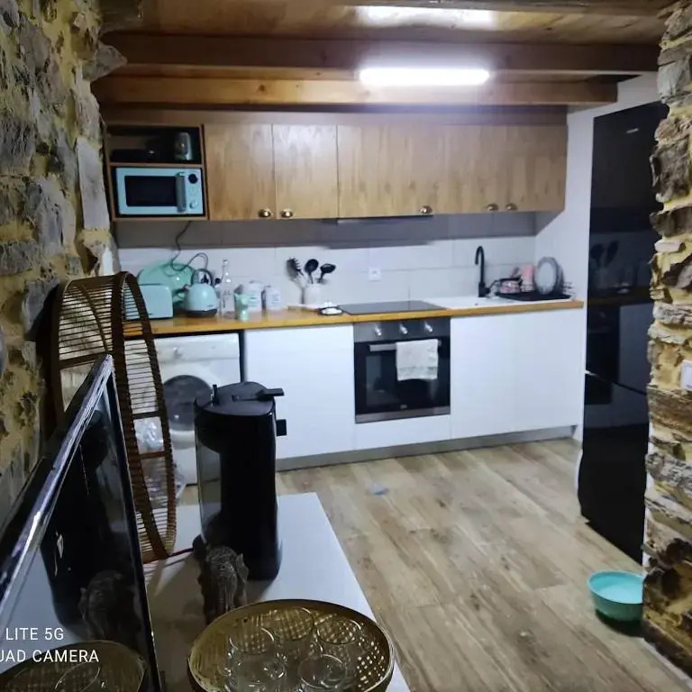 PampiHouse, casa de xisto junto ao rio