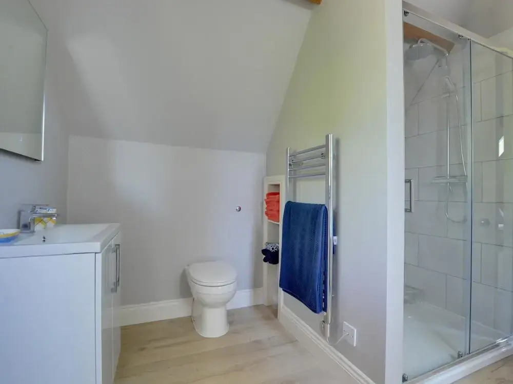 Vintage Holiday Home in Leigh With Swimming Pool