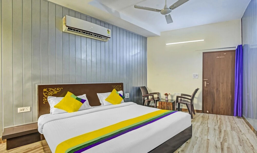FabHotel Krishna Heights