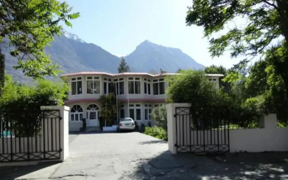 Hotel Riveria