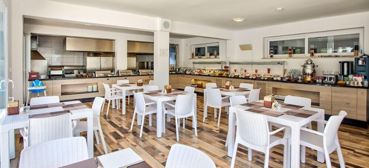 Queen Aphrodite Hotel