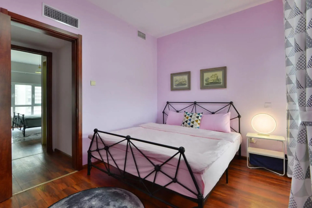 Locals Apartment House 90