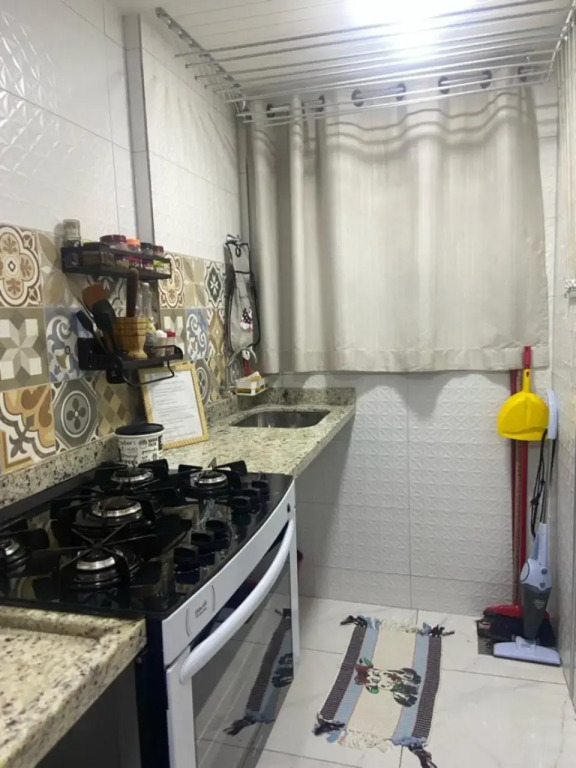 Apartamento 2 Quartos c/ Vaga de Estacionamento