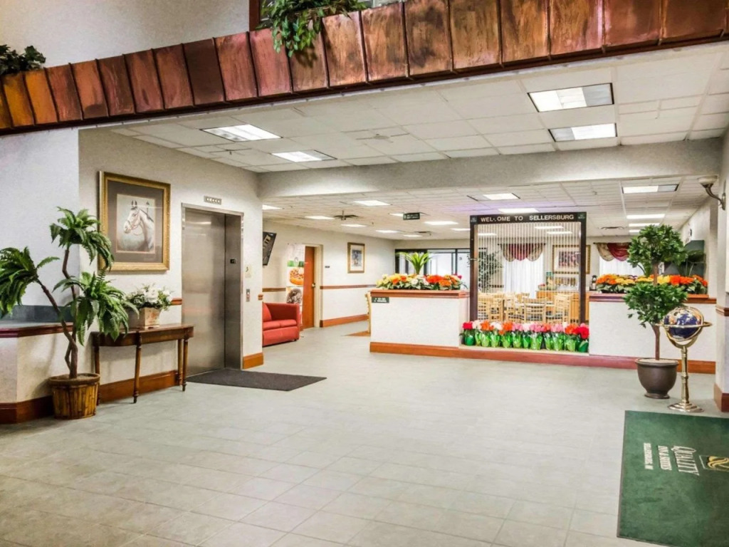 Spark by Hilton Sellersburg