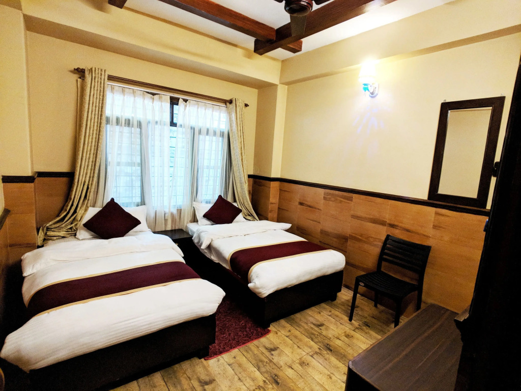 Hotel Forest Lake Backpackers Hostel