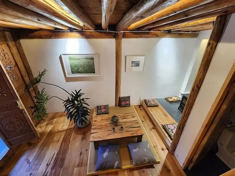 Secret Moon Guesthouse