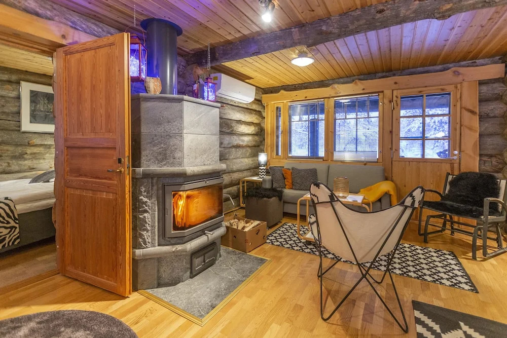 Kuukkeli Log Houses Villa Aurora "Pupula"