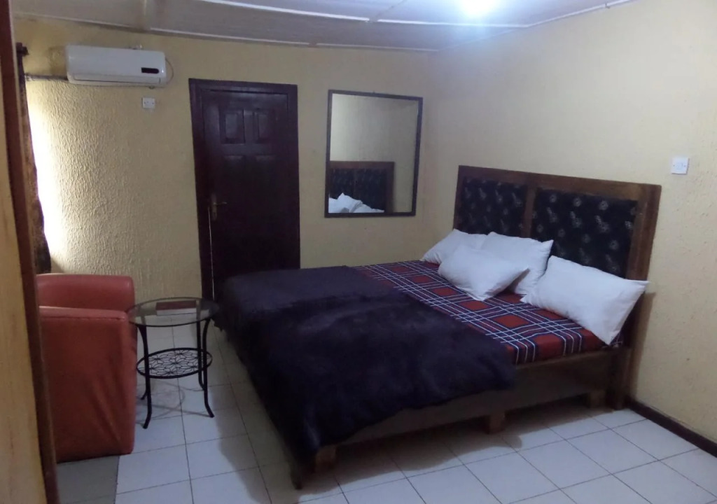 Metro Hotel Oluyole