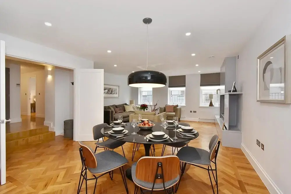 Stunning Mayfair 3 Bed 8 Million Air Conditioned
