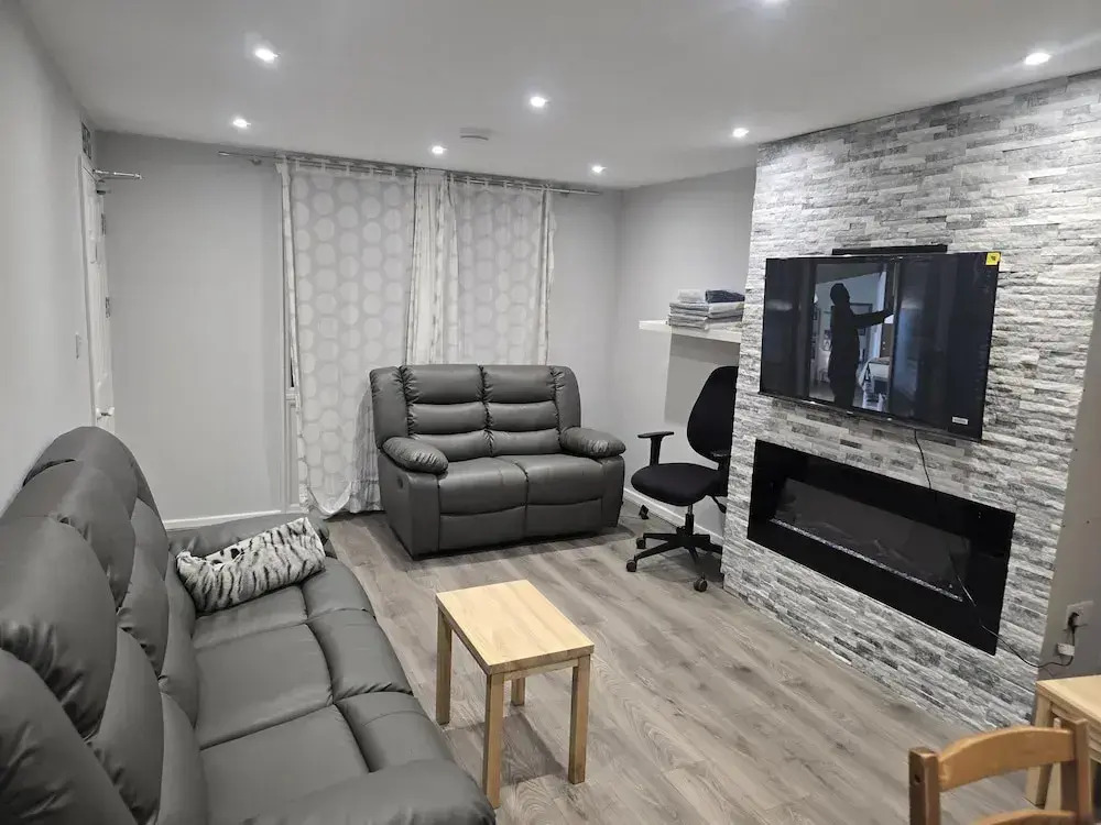 Friendly Retreat at Windermere Way Upto 6 Guests