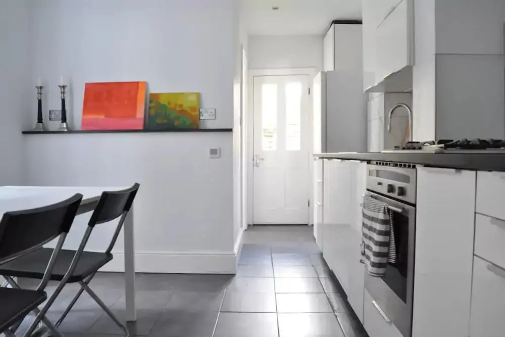 Modern Zone 1 London Apartment