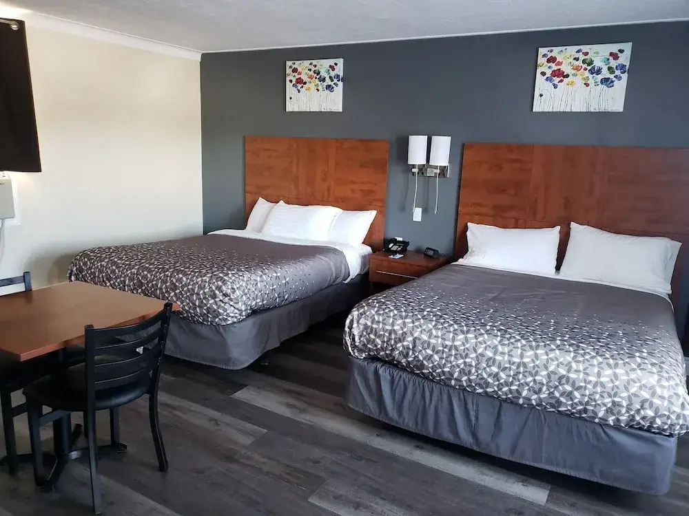 Moonlight Inn and Suites Sudbury