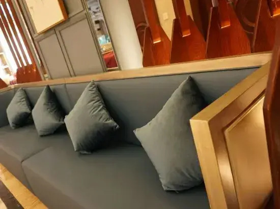 Hexinshi Hotel (Chongqing West Railway Station)