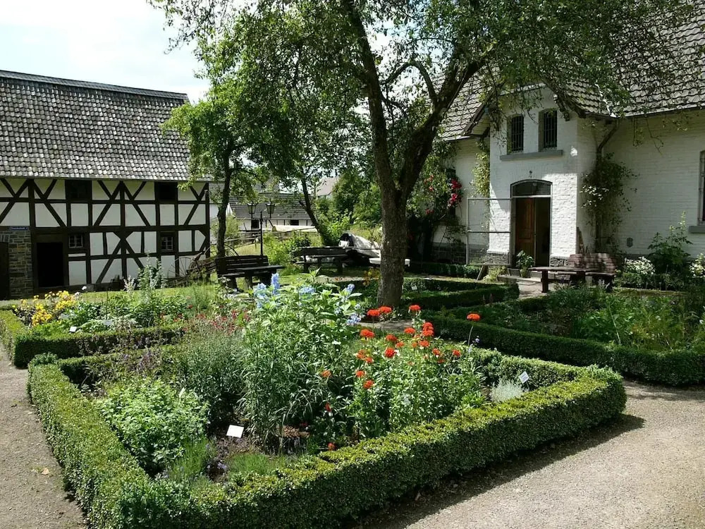 Bergischer Hof - Bergischer Hofgarten