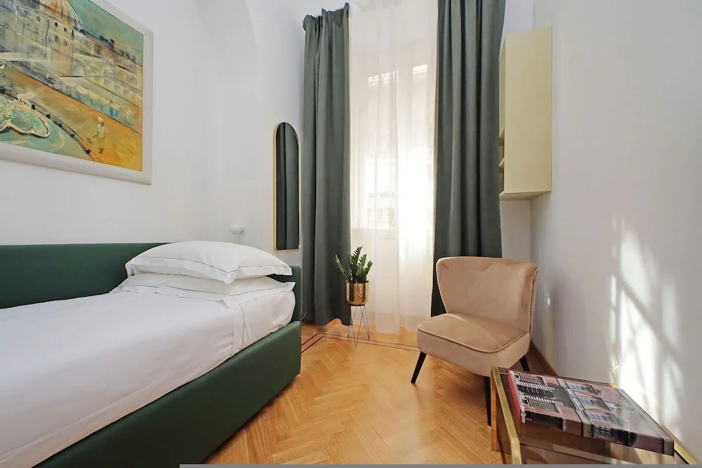 Treasurerome Vatican Charme 4br