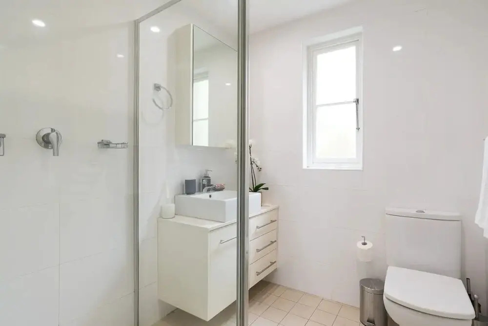 2 Bedroom Home in Kirribilli With a Great View
