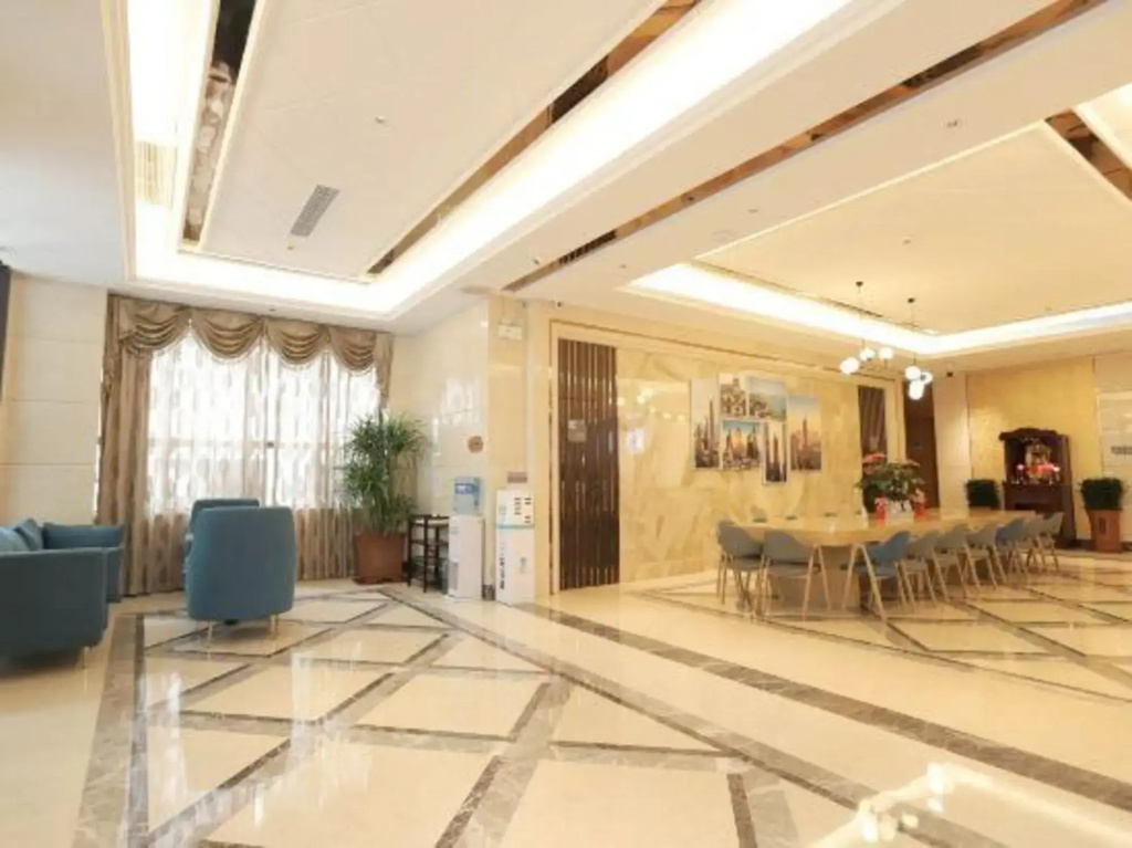 Huandu Around Capital Hotel
