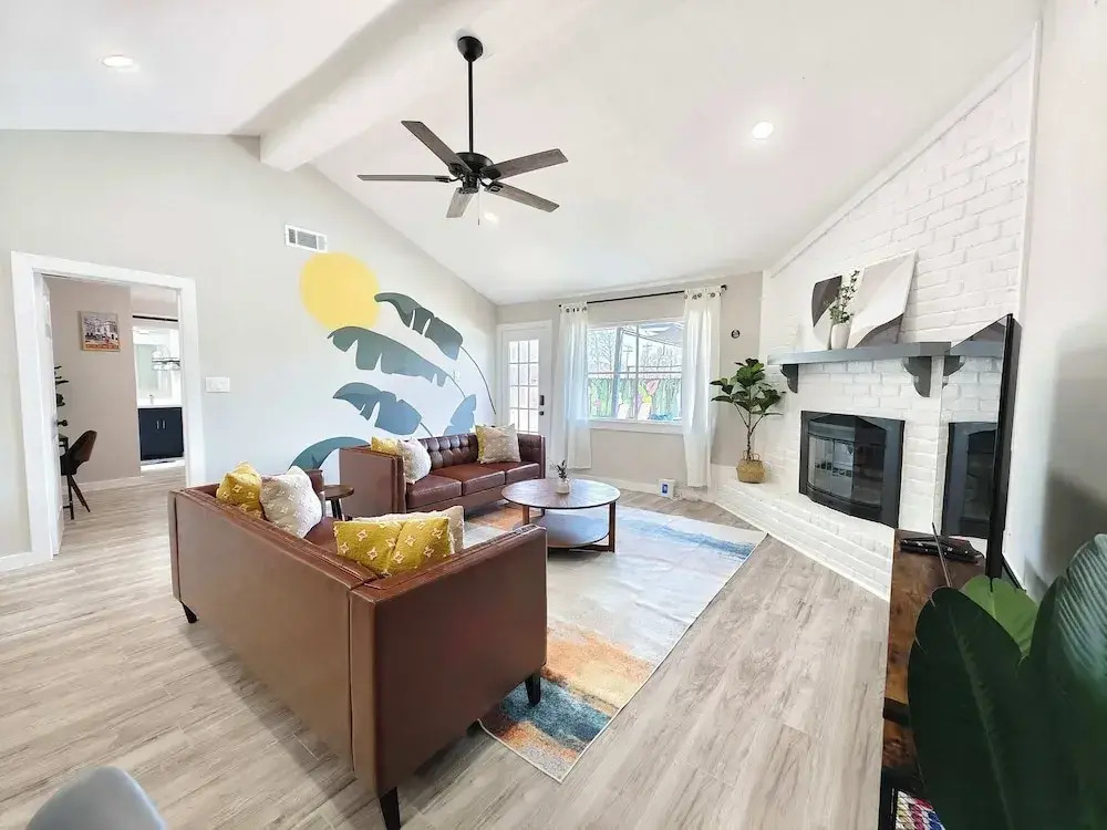 Sageview Cottage 4 BDR w/ Pool, Pet Friendly!