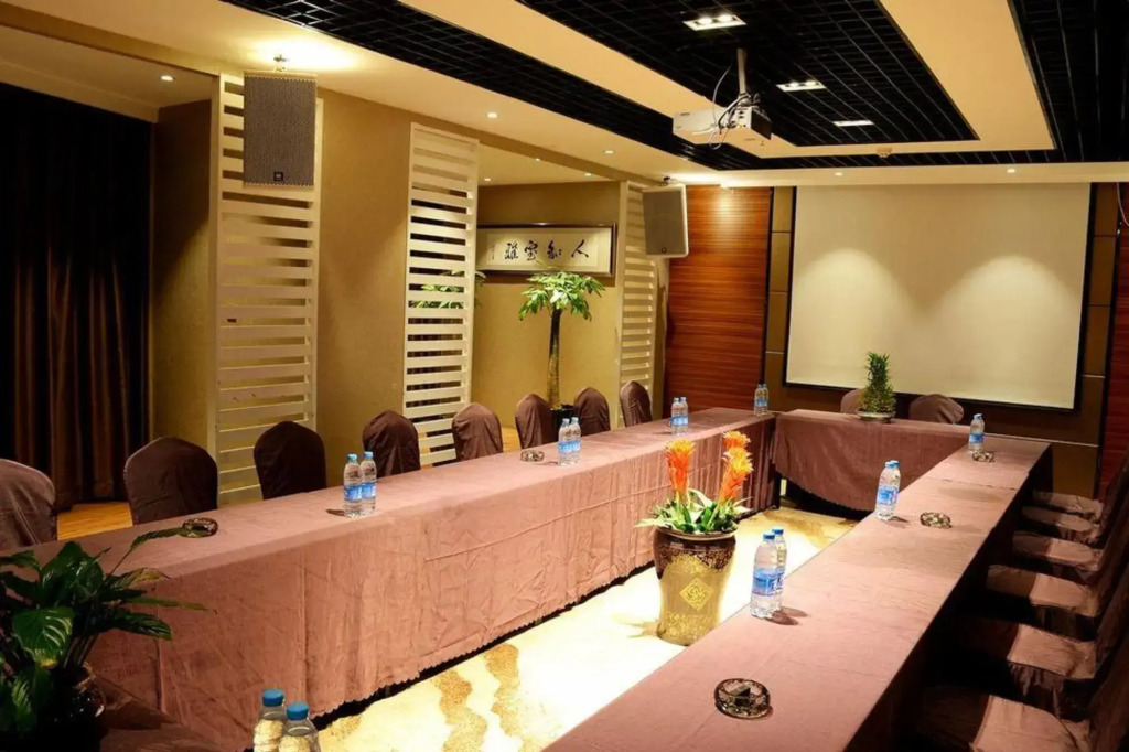 Kunming Xinshichao Hotel (Luo Tsuen Wan New Asia Sports City Branch)