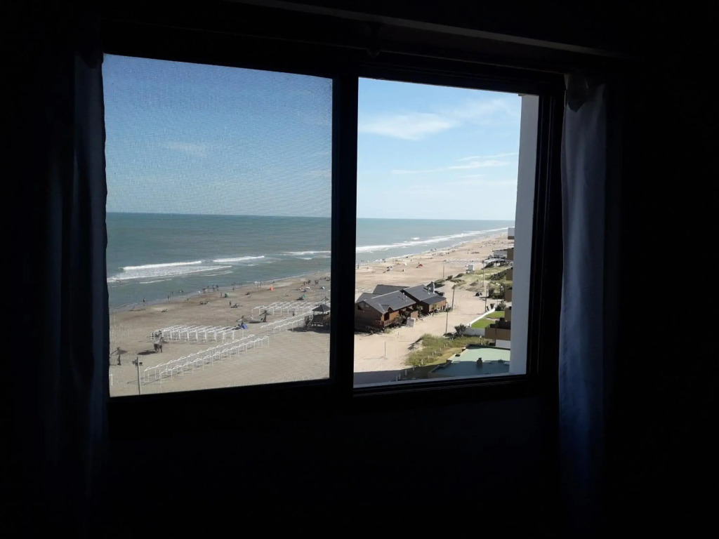 Arpon 9 - 5C - Frente al mar 2 dorm. cochera privada