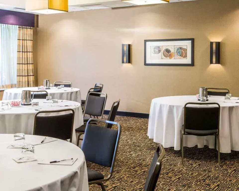Cambria Suites Traverse City