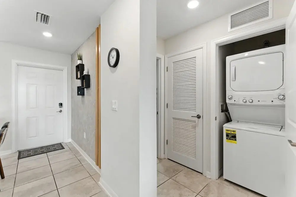 Elegant 2BR in Storey Lake Top Location