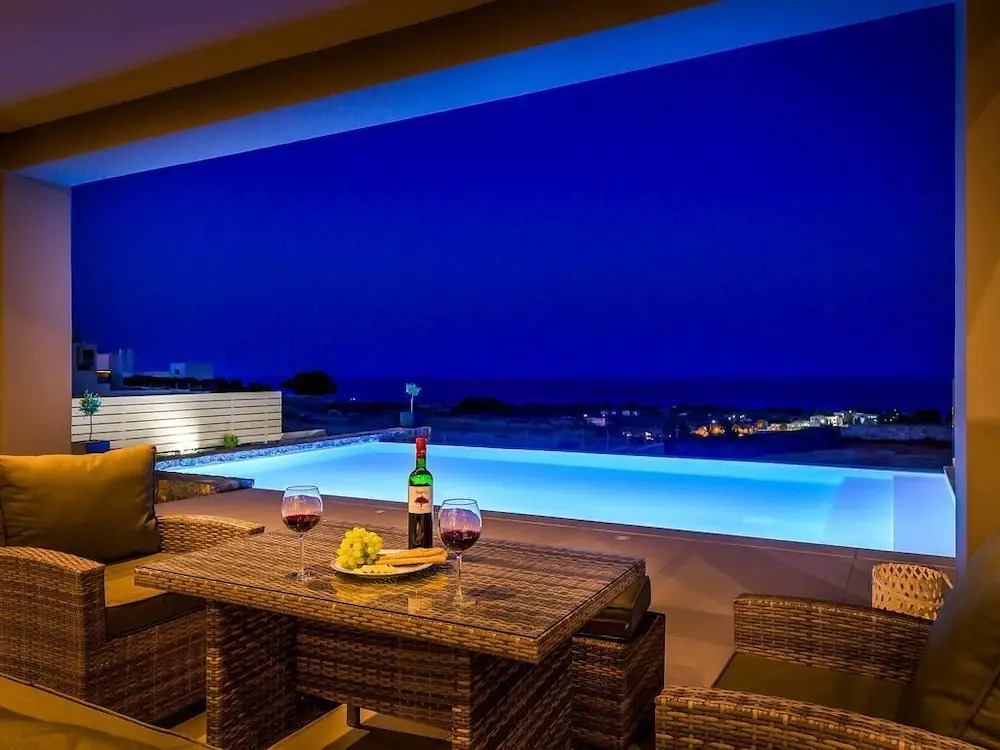 Villa Cerulean - This Villa has a Games Court, Wifi & A/C