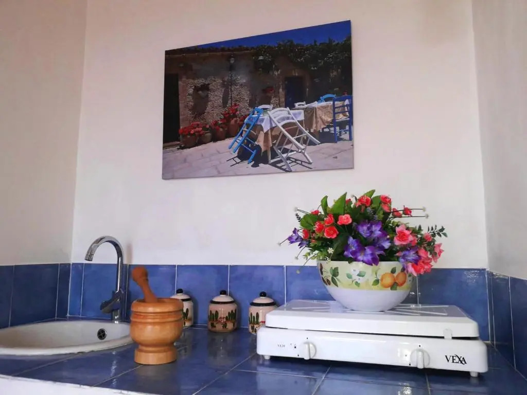 2 bedrooms house with city view enclosed garden and wifi at Ballata
