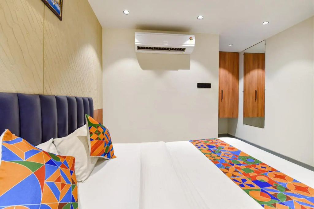 Fabhotel Udhna Inn