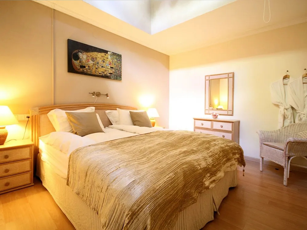 Superb Villa in Elviria With Swimming Pool