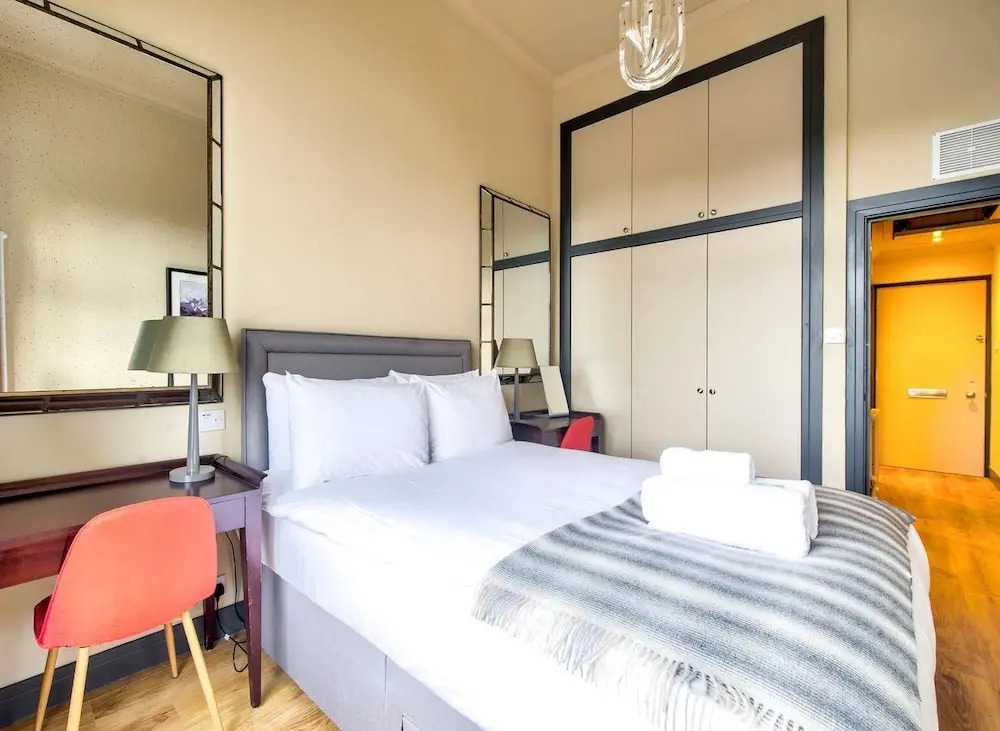 Lothian Road Apt With Castle View & Elevator