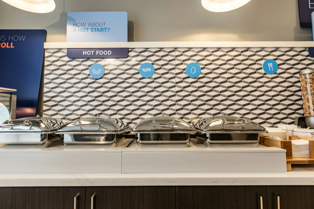 Holiday Inn Express & Suites Toronto Airport South by IHG