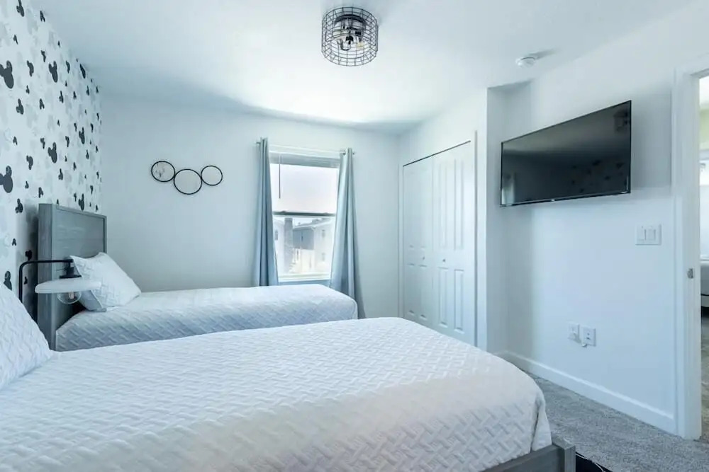 4563nl - Storey Lake Resort