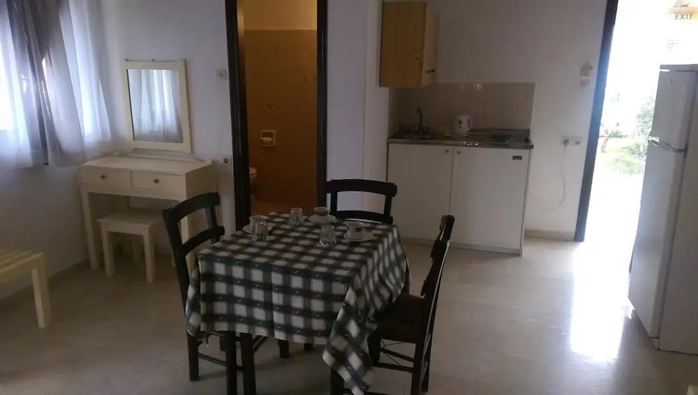 Laopetra Studios