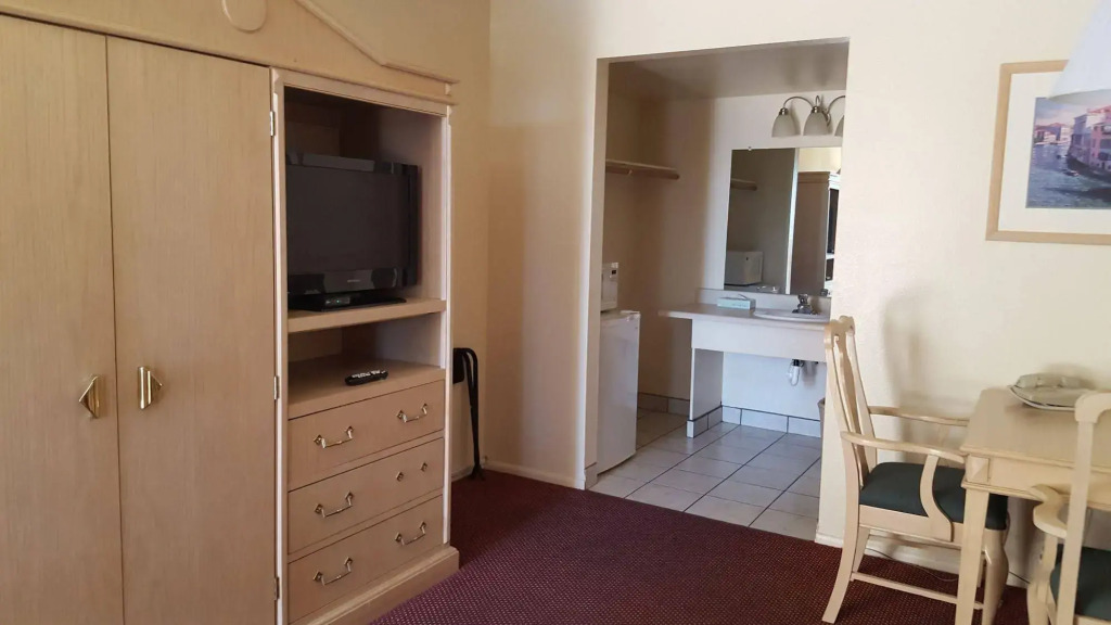 Sway Hotel Lake Havasu