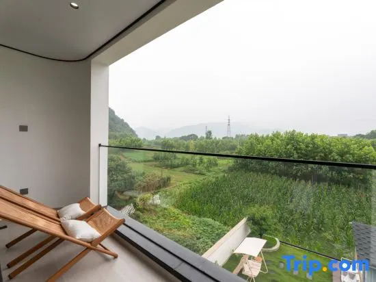 Under Shiziling · Liubai Homestay