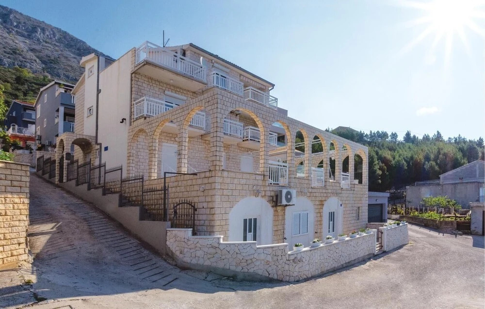 Stunning Home in Stanici With Wifi and 3 Bedrooms