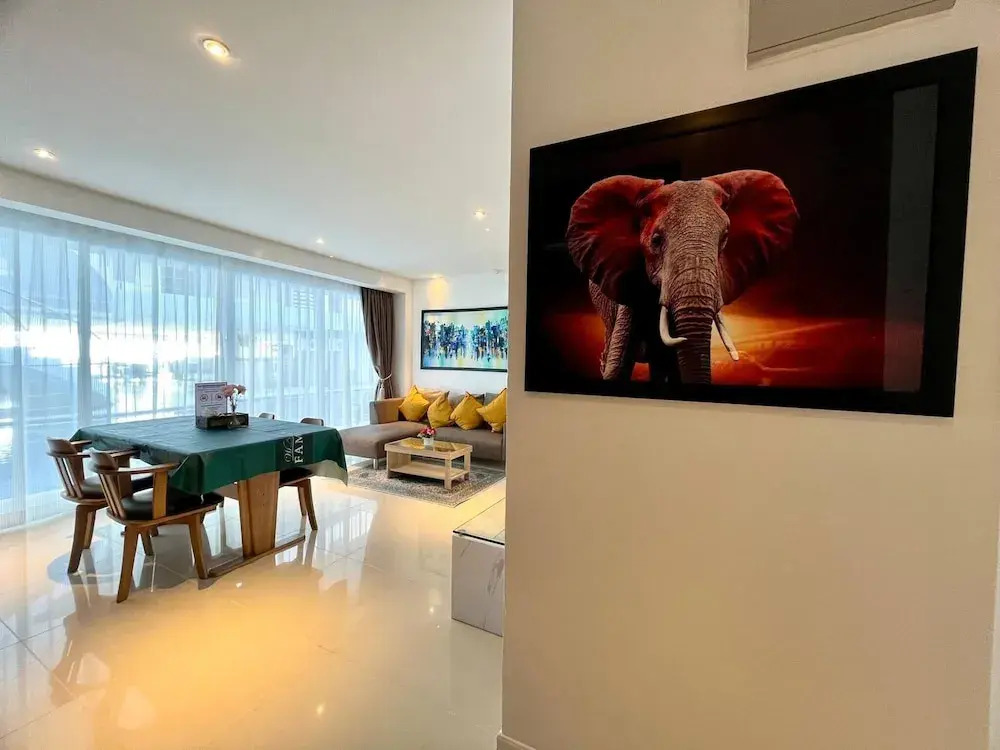 B12a - 2 Bdr Condo With Pool Access, Karon Beach