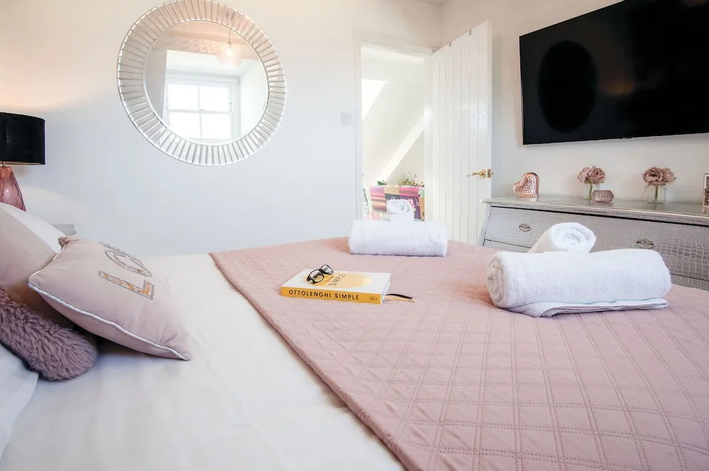 The Penthouse - Luxury 1 Bed - Panorama - Tenby