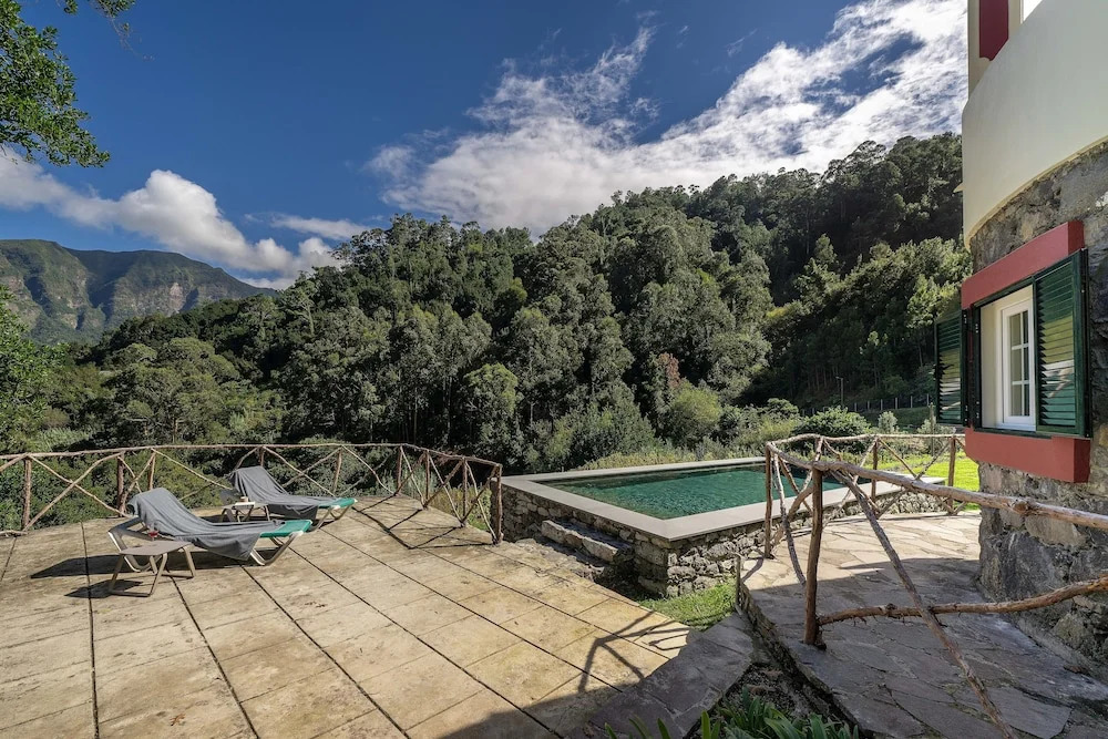 Casa do Lanço II, Wine and Laurissilva Forest