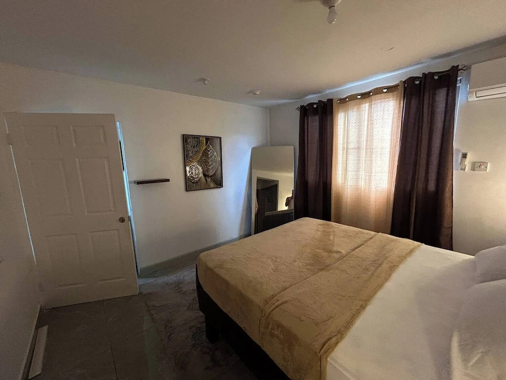 Modern Luxury Condo With Pool Access in Kingston, Jamaica