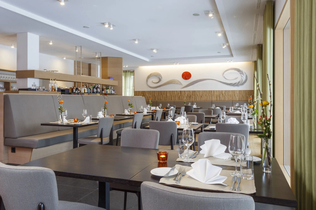 Newstar Hotel