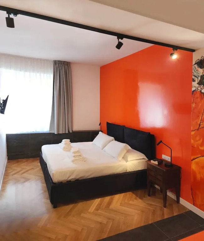 Prisma Rooms