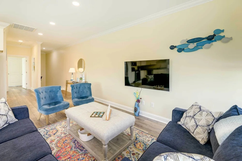 Emerald Isle Vacation Home Walk to Beach!