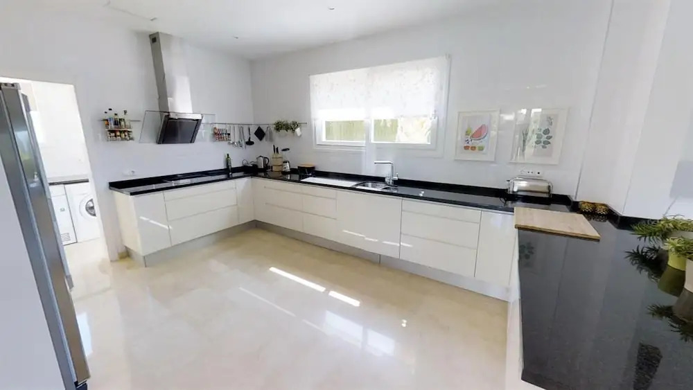 Exquisite Villa Near Beach - Heated Pool