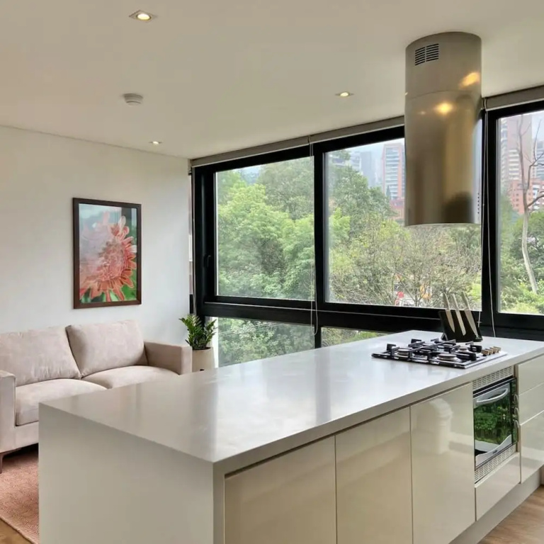 w Captivating 1BR in El Poblado