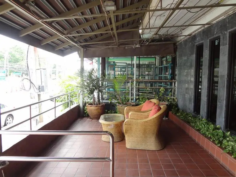 Roof Garden Inn