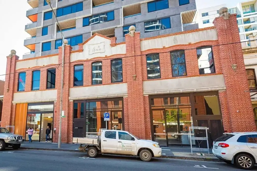 Unwind Bond Quarter Apartment 106