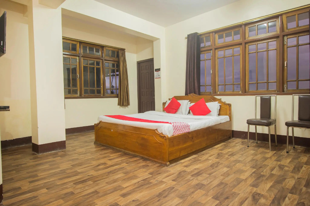 OYO 13844 AKD Hotel