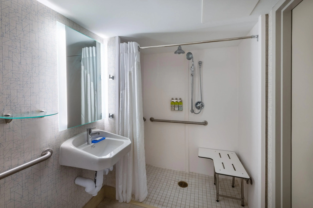 Holiday Inn Express State College at Williamsburg Square by IHG